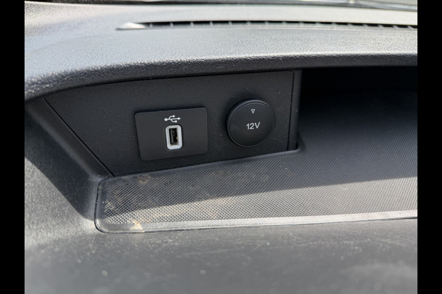 Ford Transit Custom 300 2.0 TDCI 130pk L2H1 Trend / vaste prijs rijklaar € 17.950 ex btw / ingerichte laadruimte / euro 6 / bpm vrij / trekhaak 2800 kg / airco / cruise / navigatie / camera !