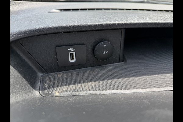 Ford Transit Custom 300 2.0 TDCI 130pk L2H1 Trend / vaste prijs rijklaar € 17.950 ex btw / ingerichte laadruimte / euro 6 / bpm vrij / trekhaak 2800 kg / airco / cruise / navigatie / camera !