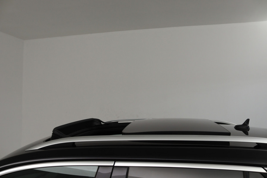 Volkswagen T-Roc 1.5 TSI Sport Business R (PANORAMADAK, STOELVERWARMING, CAMERA, BEATS AUDIO, DIGITALE COCKPIT)