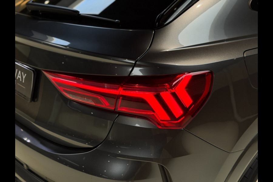 Audi RSQ3 2.5 TFSI|Pano|RS Seats|Camera|Sonos|Matrix|Trekhaak
