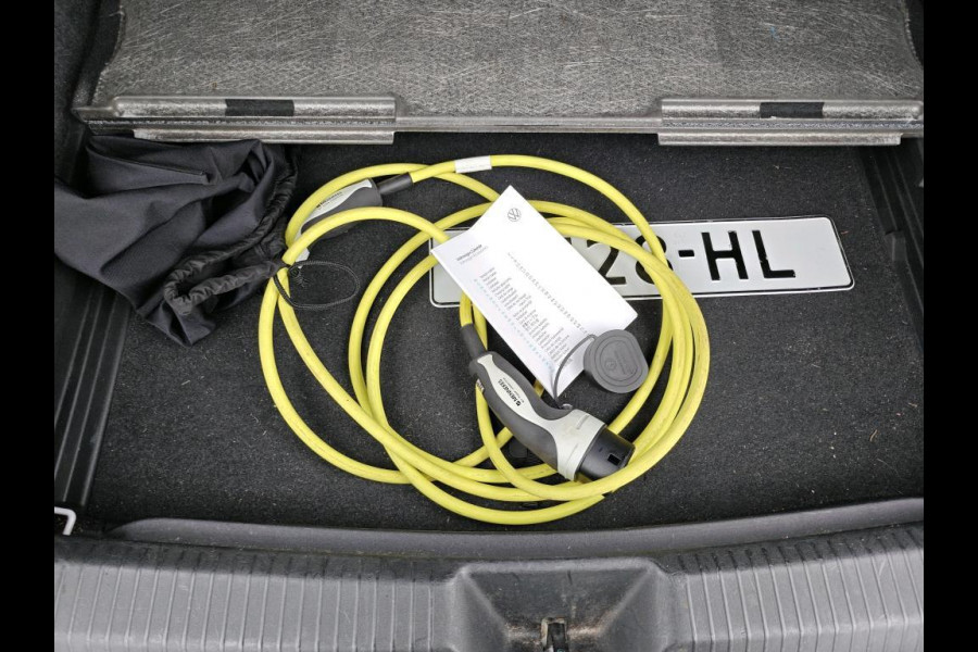 Volkswagen ID.4 First Max 77 kWh NL-AUTO | TREKHAAK | STOELVERWARMIG