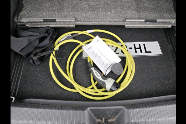 Volkswagen ID.4 First Max 77 kWh NL-AUTO | TREKHAAK | STOELVERWARMIG