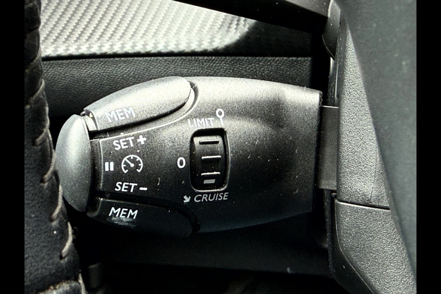 Peugeot e-2008 EV Allure 50 kWh Fase 3, Trekhaak, Camera