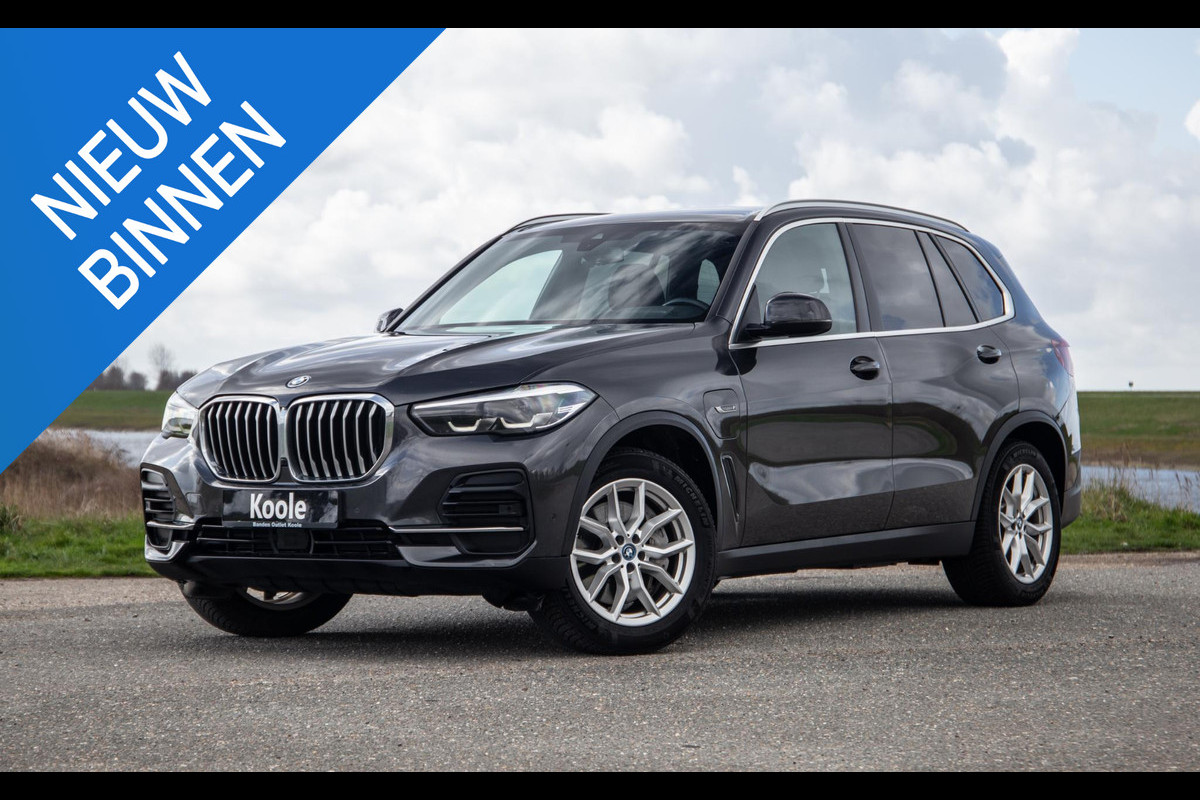 BMW X5 xDrive45e High Executive CARPLAY / CAMERA / DEALER ONDERHOUDEN / BRUIN LEER / STOELVERWARMING