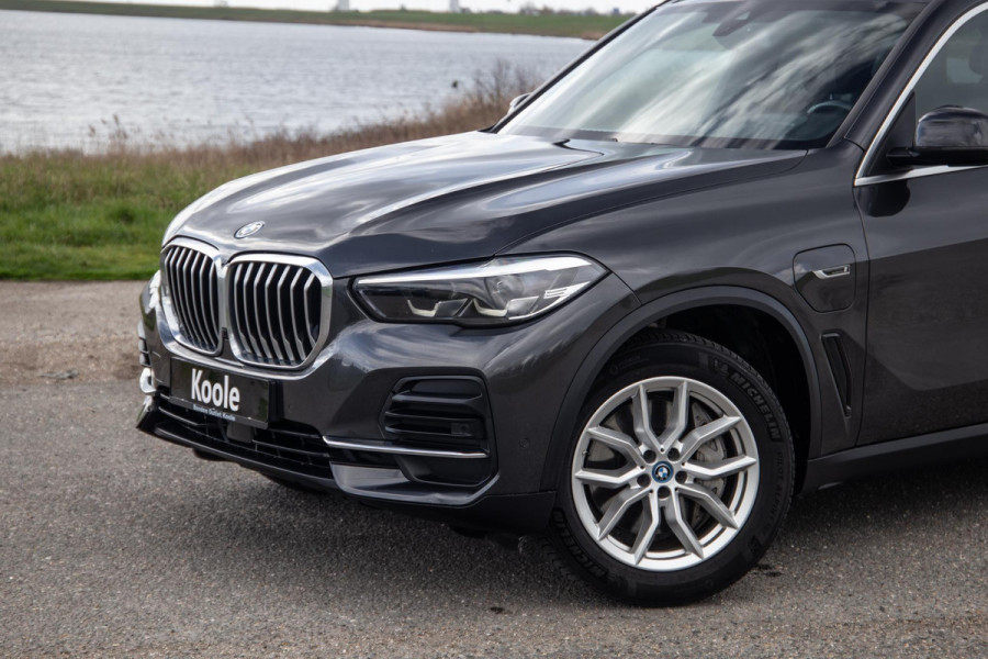 BMW X5 xDrive45e High Executive CARPLAY / CAMERA / DEALER ONDERHOUDEN / BRUIN LEER / STOELVERWARMING