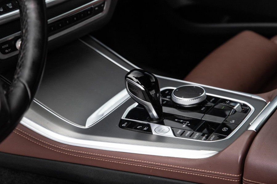 BMW X5 xDrive45e High Executive CARPLAY / CAMERA / DEALER ONDERHOUDEN / BRUIN LEER / STOELVERWARMING