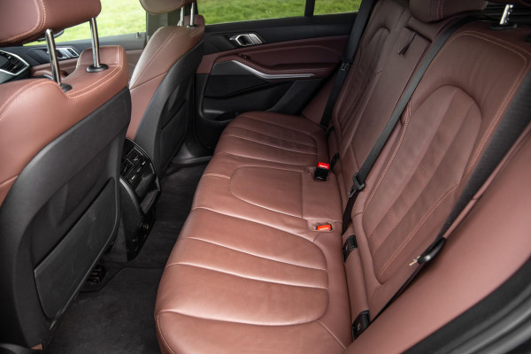 BMW X5 xDrive45e High Executive CARPLAY / CAMERA / DEALER ONDERHOUDEN / BRUIN LEER / STOELVERWARMING