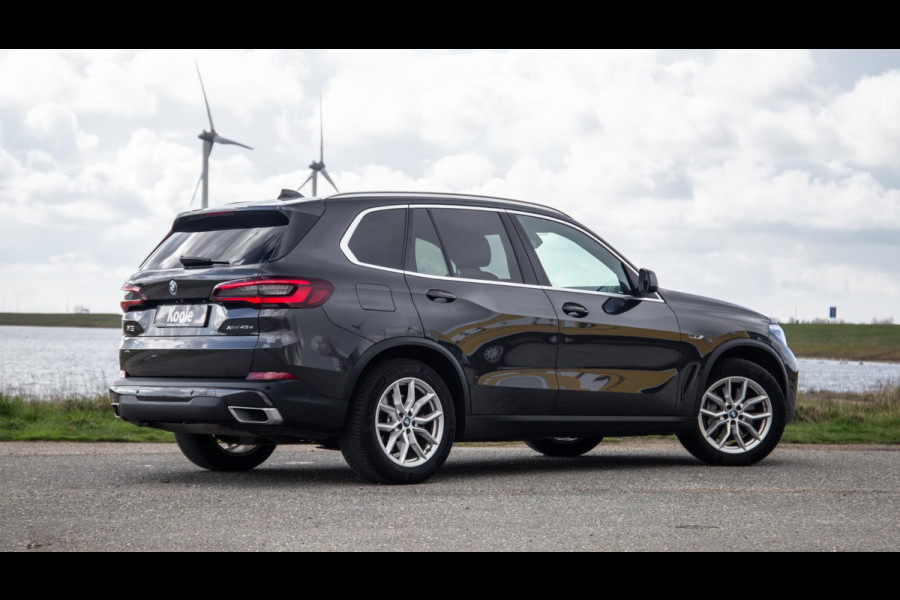 BMW X5 xDrive45e High Executive CARPLAY / CAMERA / DEALER ONDERHOUDEN / BRUIN LEER / STOELVERWARMING