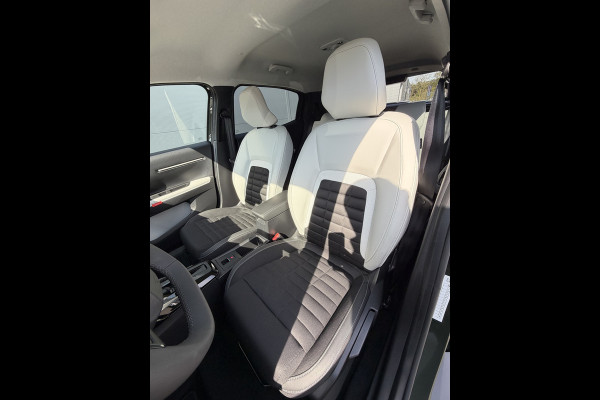 Citroën Ë-C3 Aircross Max 113pk 44 kWh (Camera - Parkeersensoren V+A - Automatische Airco - LED - Navigatie - Apple Carplay - 17"incl 4S - Two Tone)