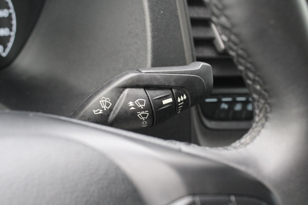 Ford Transit 350L3H2 2,0EcoBlue 96kW Front Trend | Camera | Parkeersensoren | Vloer In Laadruimte | Airco |