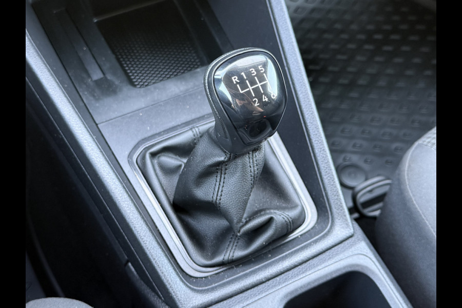 Volkswagen Caddy Cargo 2.0 TDI Comfortline / L1H1 / 1e EIG. / ZEER NETJES !! / AIRCO / CRUISE / TREKHAAK / INRICHTING / PDC