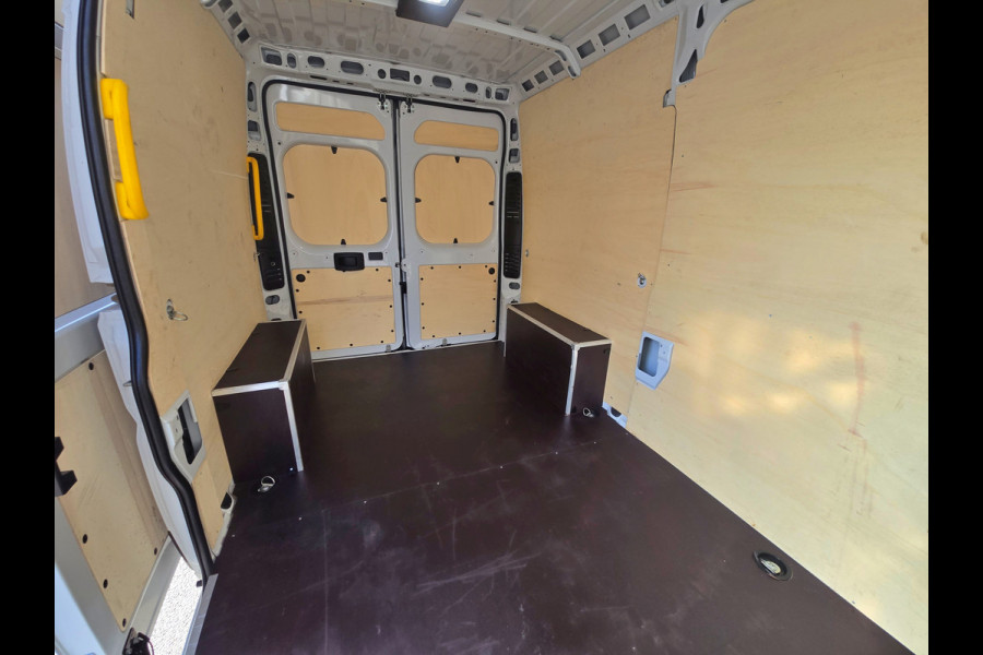 Fiat Ducato 35 2.2 MultiJet L2H2 - 140 Pk - Euro 6 - Navi - ParkeerCamera - Airco - Cruise Control