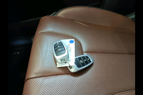 Hyundai Santa Fe 1.6 T-GDI HEV Comfort Smart Sky 7p. NL-AUTO | PANODAK | LEDER