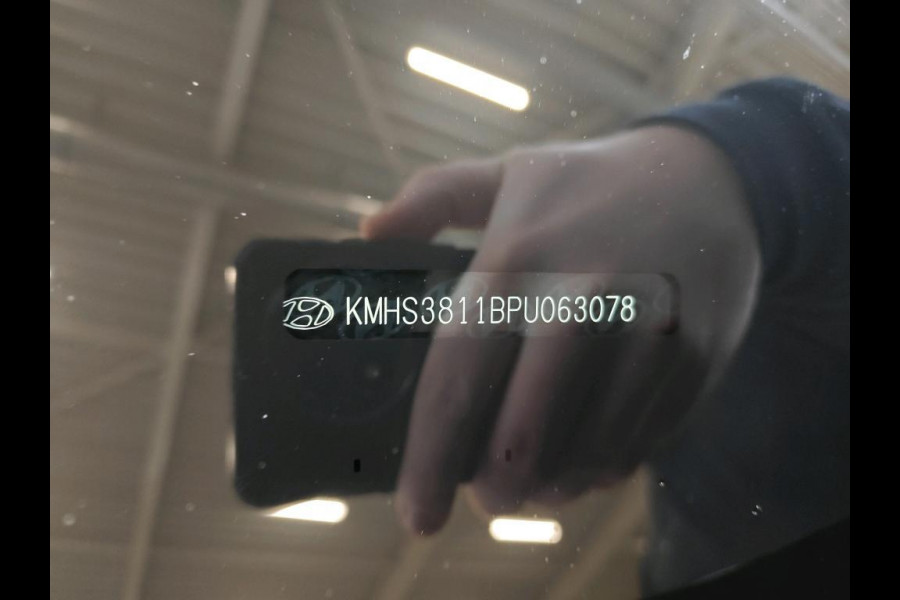 Hyundai Santa Fe 1.6 T-GDI HEV Comfort Smart Sky 7p. NL-AUTO | PANODAK | LEDER