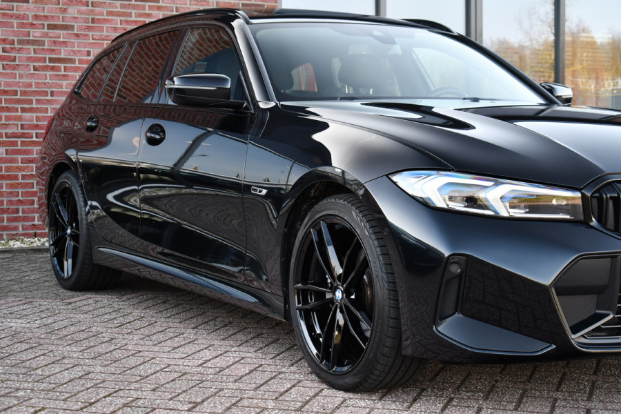 BMW 3 Serie Touring 330e M-Sport Pano ACC Trekhaak H/K HUD 19inch Stuurverw