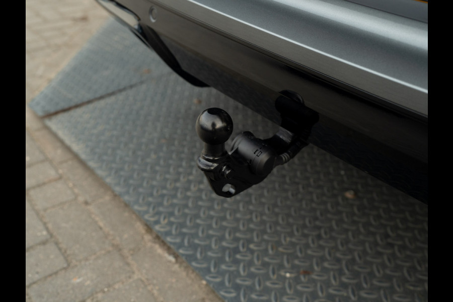 Volkswagen T-Roc 1.5 eTsi R-Line First Edition | Trekhaak wegkl. | 360 Camera | Panodak | Harman/Kardon | Prijs Rijklaar!!