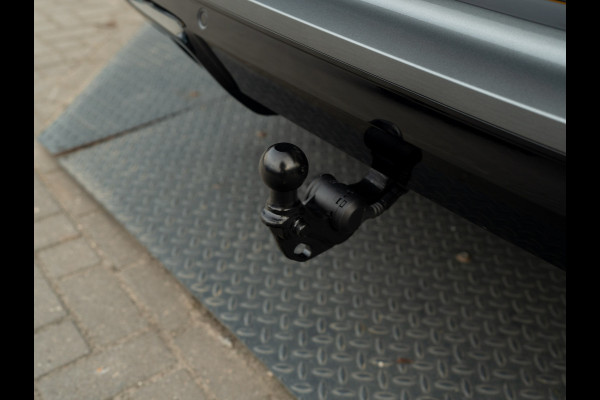 Volkswagen T-Roc 1.5 eTsi R-Line First Edition | Trekhaak wegkl. | 360 Camera | Panodak | Harman/Kardon | Prijs Rijklaar!!