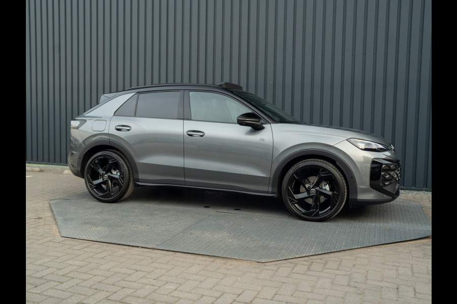 Volkswagen T-Roc 1.5 eTsi R-Line First Edition | Trekhaak wegkl. | 360 Camera | Panodak | Harman/Kardon | Prijs Rijklaar!!