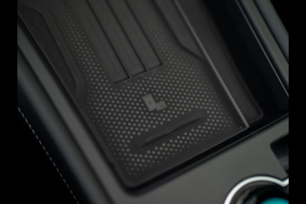 Volkswagen T-Roc 1.5 eTsi R-Line First Edition | Trekhaak wegkl. | 360 Camera | Panodak | Harman/Kardon | Prijs Rijklaar!!