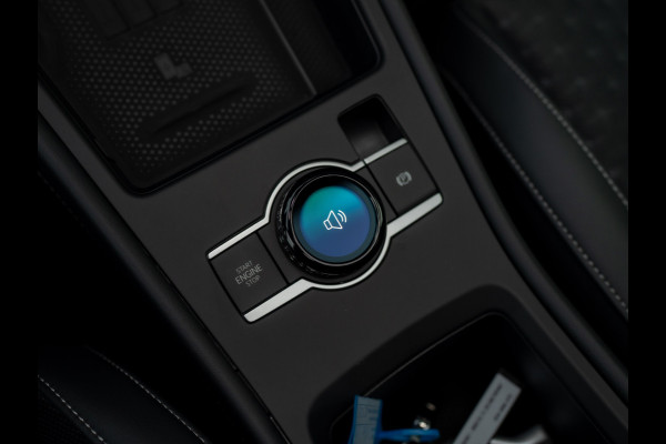 Volkswagen T-Roc 1.5 eTsi R-Line First Edition | Trekhaak wegkl. | 360 Camera | Panodak | Harman/Kardon | Prijs Rijklaar!!