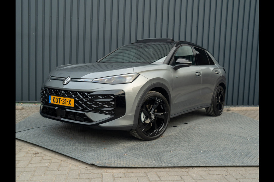 Volkswagen T-Roc 1.5 eTsi R-Line First Edition | Trekhaak wegkl. | 360 Camera | Panodak | Harman/Kardon | Prijs Rijklaar!!