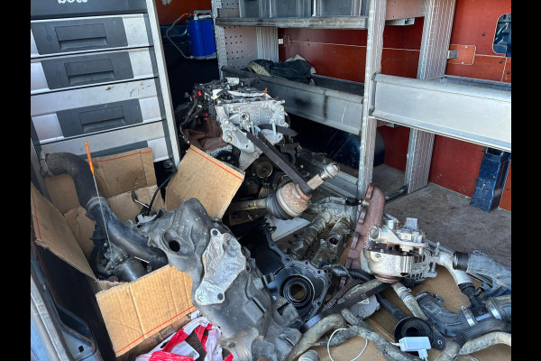 Ford Transit 330 2.0 TDCI L3H2 Trend | 3 Zitplaatsen | Trekhaak | Parkeer Camera | LET OP MOTOR STUK