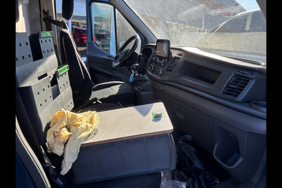 Ford Transit 330 2.0 TDCI L3H2 Trend | 3 Zitplaatsen | Trekhaak | Parkeer Camera | LET OP MOTOR STUK