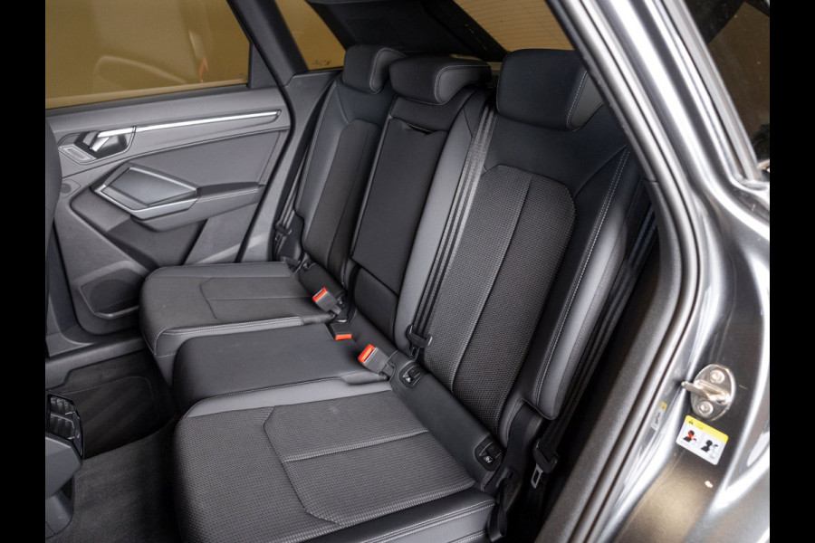 Audi Q3 35 TFSI 2x S-Line edition / 150pk / Panorama dak / Keyless / Stoelverwarming /