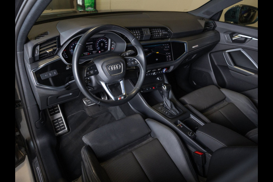Audi Q3 35 TFSI 2x S-Line edition / 150pk / Panorama dak / Keyless / Stoelverwarming /