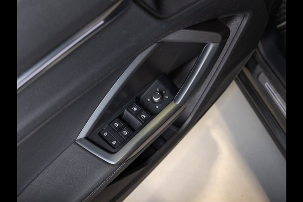 Audi Q3 35 TFSI 2x S-Line edition / 150pk / Panorama dak / Keyless / Stoelverwarming /