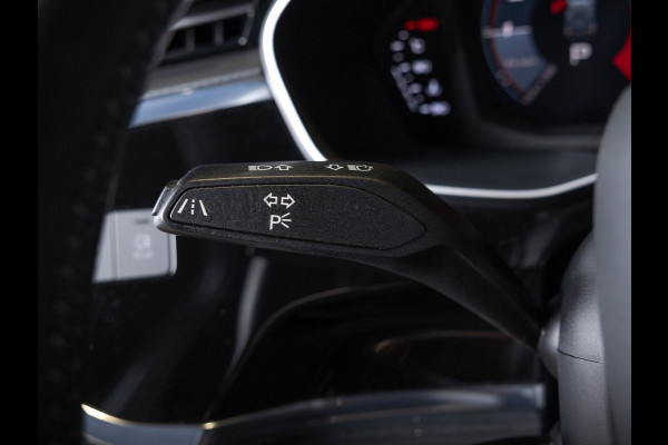 Audi Q3 35 TFSI 2x S-Line edition / 150pk / Panorama dak / Keyless / Stoelverwarming /