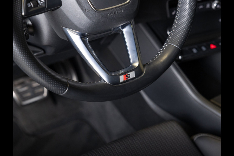 Audi Q3 35 TFSI 2x S-Line edition / 150pk / Panorama dak / Keyless / Stoelverwarming /