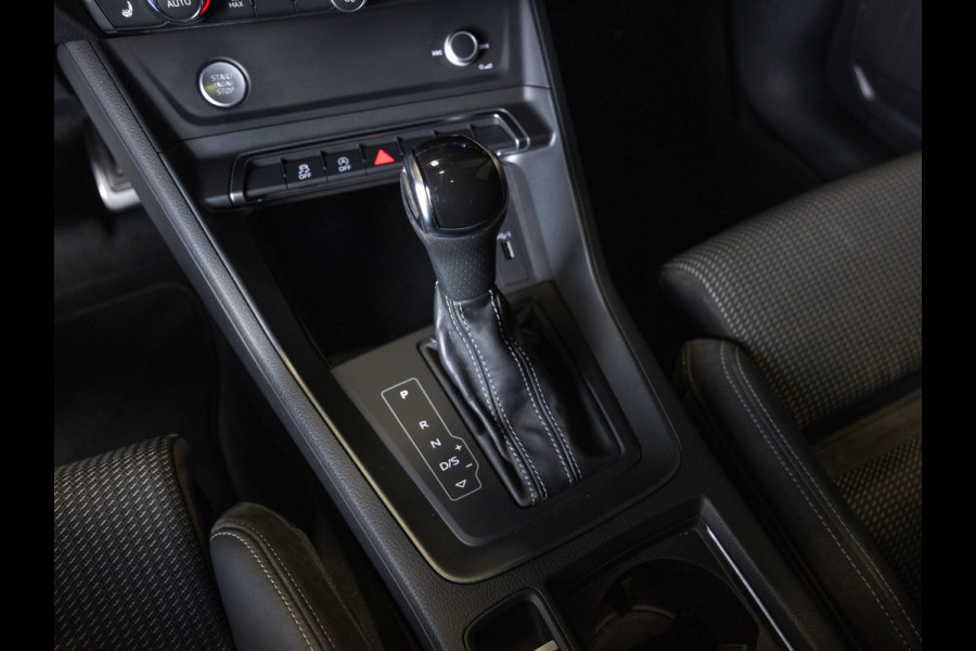 Audi Q3 35 TFSI 2x S-Line edition / 150pk / Panorama dak / Keyless / Stoelverwarming /