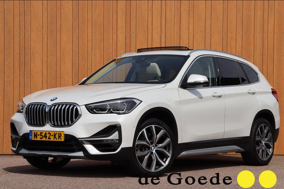BMW X1 SDrive20i High Executive org.NL leer+verw Schuifdak HUD A.camera Carplay