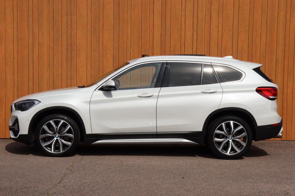 BMW X1 SDrive20i High Executive org.NL leer+verw Schuifdak HUD A.camera Carplay