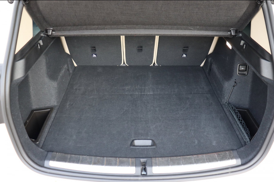 BMW X1 SDrive20i High Executive org.NL leer+verw Schuifdak HUD A.camera Carplay