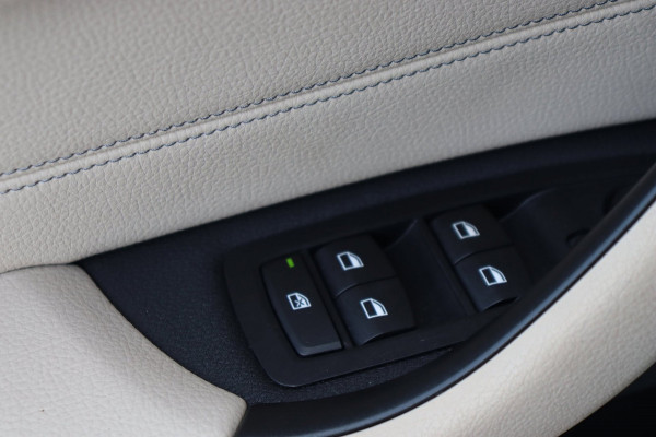 BMW X1 SDrive20i High Executive org.NL leer+verw Schuifdak HUD A.camera Carplay