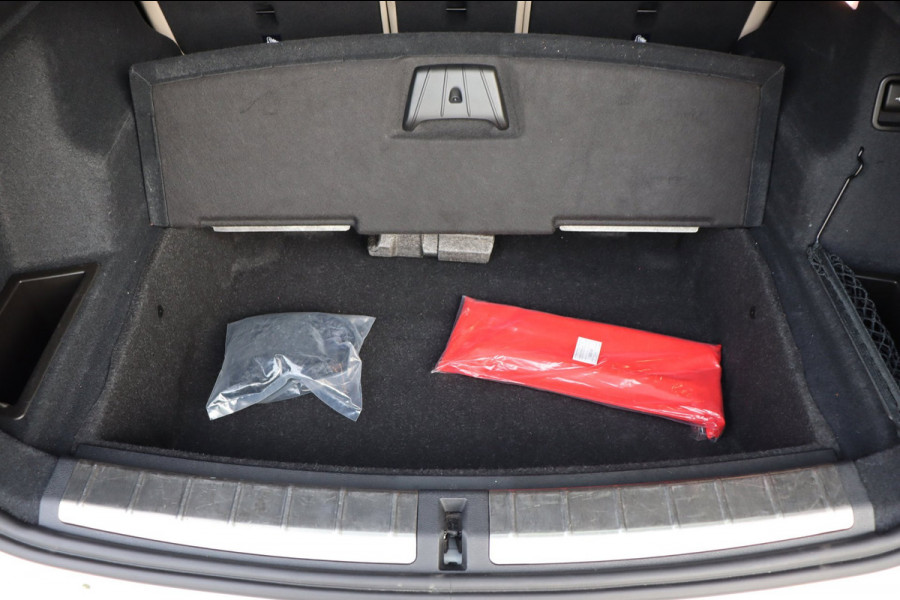 BMW X1 SDrive20i High Executive org.NL leer+verw Schuifdak HUD A.camera Carplay