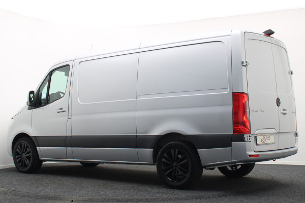Mercedes-Benz Sprinter 317 CDI Automaat L2H1 3-Zits, Elek. laadklep, Stoelverwarming, Camera, Cruise, Apple Carplay, 18''