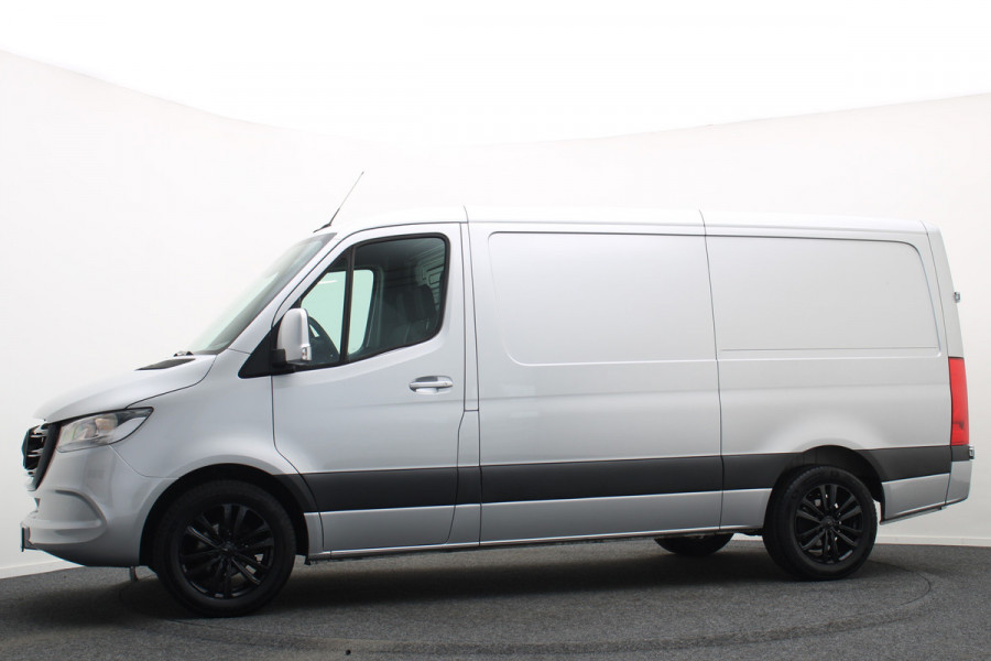 Mercedes-Benz Sprinter 317 CDI Automaat L2H1 3-Zits, Elek. laadklep, Stoelverwarming, Camera, Cruise, Apple Carplay, 18''