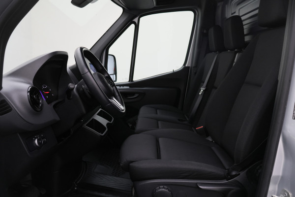 Mercedes-Benz Sprinter 317 CDI Automaat L2H1 3-Zits, Elek. laadklep, Stoelverwarming, Camera, Cruise, Apple Carplay, 18''