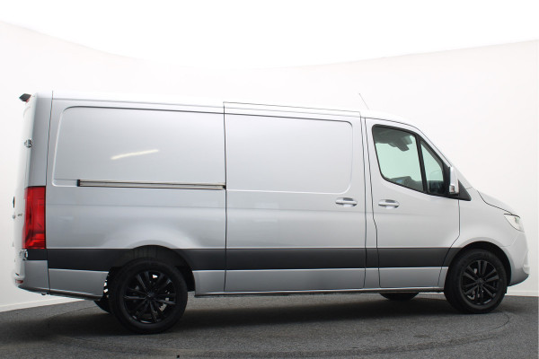 Mercedes-Benz Sprinter 317 CDI Automaat L2H1 3-Zits, Elek. laadklep, Stoelverwarming, Camera, Cruise, Apple Carplay, 18''