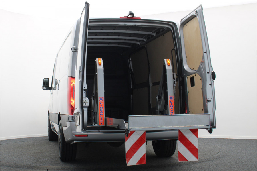 Mercedes-Benz Sprinter 317 CDI Automaat L2H1 3-Zits, Elek. laadklep, Stoelverwarming, Camera, Cruise, Apple Carplay, 18''