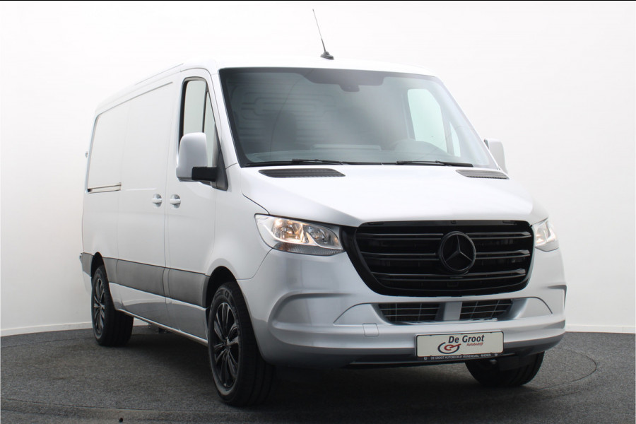 Mercedes-Benz Sprinter 317 CDI Automaat L2H1 3-Zits, Elek. laadklep, Stoelverwarming, Camera, Cruise, Apple Carplay, 18''
