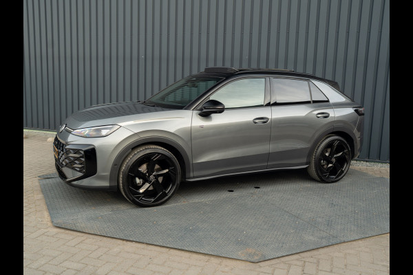 Volkswagen T-Roc 1.5 eTsi R-Line First Edition | Trekhaak wegkl. | 360 Camera | Panodak | Harman/Kardon | Prijs Rijklaar!!