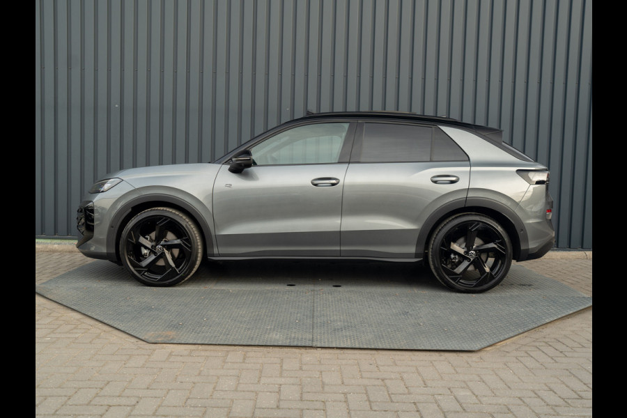 Volkswagen T-Roc 1.5 eTsi R-Line First Edition | Trekhaak wegkl. | 360 Camera | Panodak | Harman/Kardon | Prijs Rijklaar!!