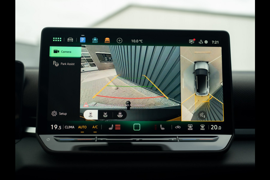 Volkswagen T-Roc 1.5 eTsi R-Line First Edition | Trekhaak wegkl. | 360 Camera | Panodak | Harman/Kardon | Prijs Rijklaar!!