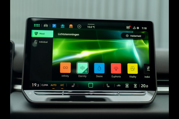 Volkswagen T-Roc 1.5 eTsi R-Line First Edition | Trekhaak wegkl. | 360 Camera | Panodak | Harman/Kardon | Prijs Rijklaar!!