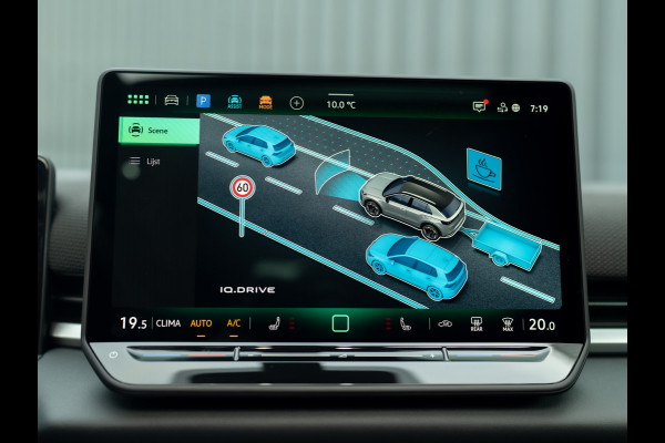 Volkswagen T-Roc 1.5 eTsi R-Line First Edition | Trekhaak wegkl. | 360 Camera | Panodak | Harman/Kardon | Prijs Rijklaar!!