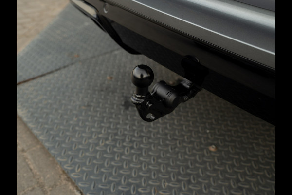 Volkswagen T-Roc 1.5 eTsi R-Line First Edition | Trekhaak wegkl. | 360 Camera | Panodak | Harman/Kardon | Prijs Rijklaar!!